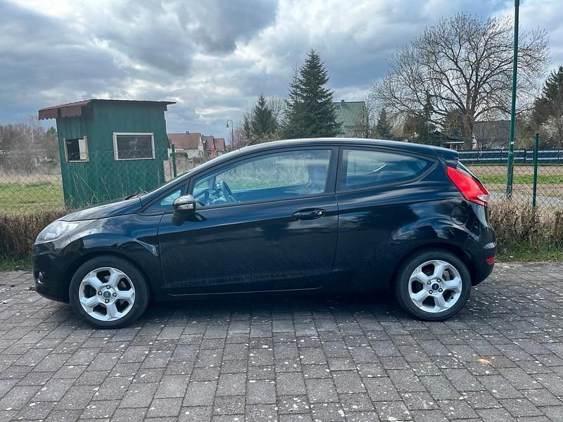Gebraucht Ford Fiesta 82 PS (60 kW) 2011 Schwarz Kleinwagen