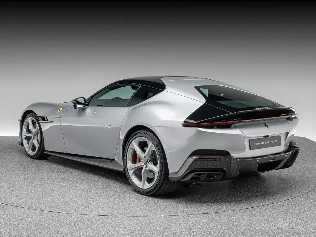 Gebraucht Ferrari 12 Cilindri 825 PS (606 kW) 2025 Argento nurburgring Coupé