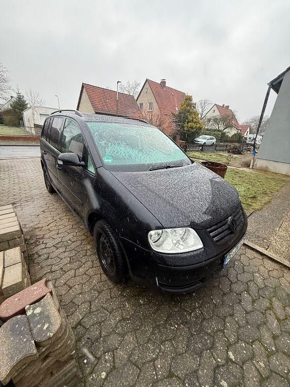 Gebraucht VW Touran Basis 102 PS (75 kW) 2004 Schwarz Van / Kleinbus