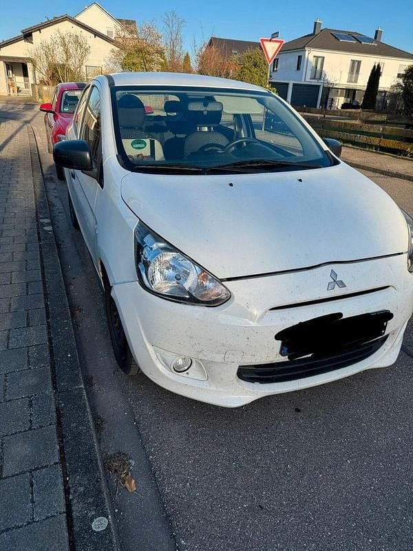 Gebraucht Mitsubishi Space Star Diamant Edition 71 PS (52 kW) 2015 Schwarz Kleinwagen