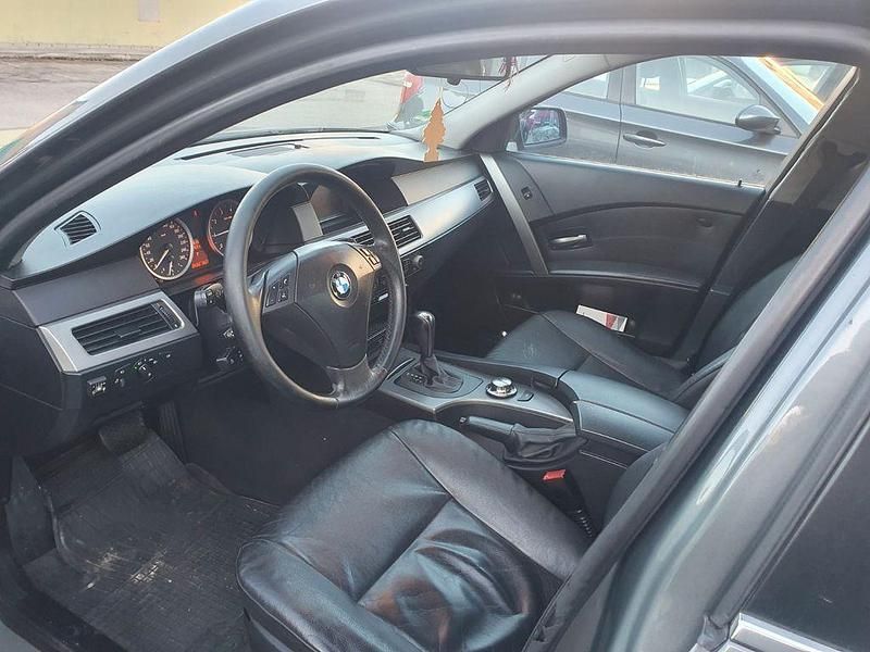 Gebraucht BMW 525 Exclusive 192 PS (141 kW) 2003 Silber Limousine