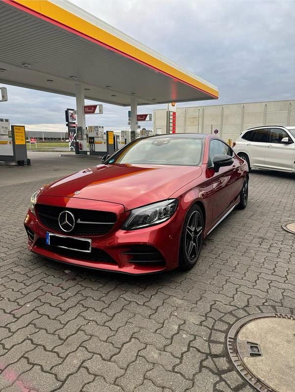 Gebraucht Mercedes C400 AMG line 333 PS (244 kW) 2018 Rot Coupé