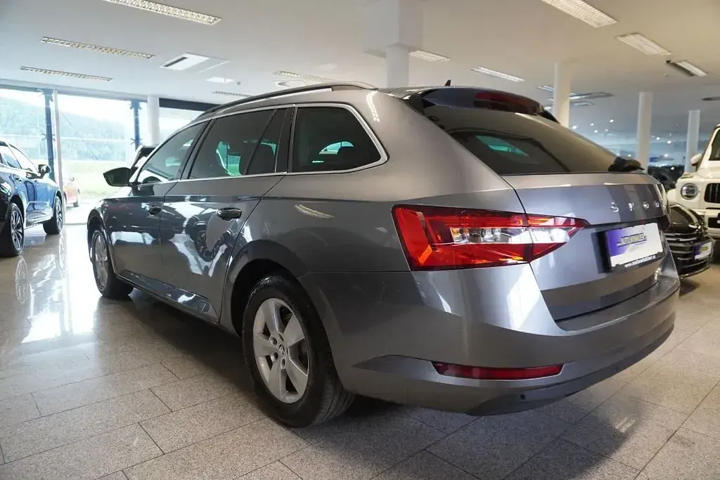 Gebraucht Skoda Superb Ambition 150 PS (110 kW) 2023 Silber Limousine