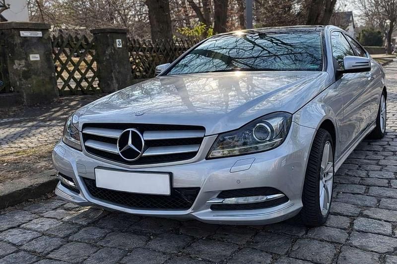 Gebraucht Mercedes C220 170 PS (125 kW) 2013 Silber Coupé