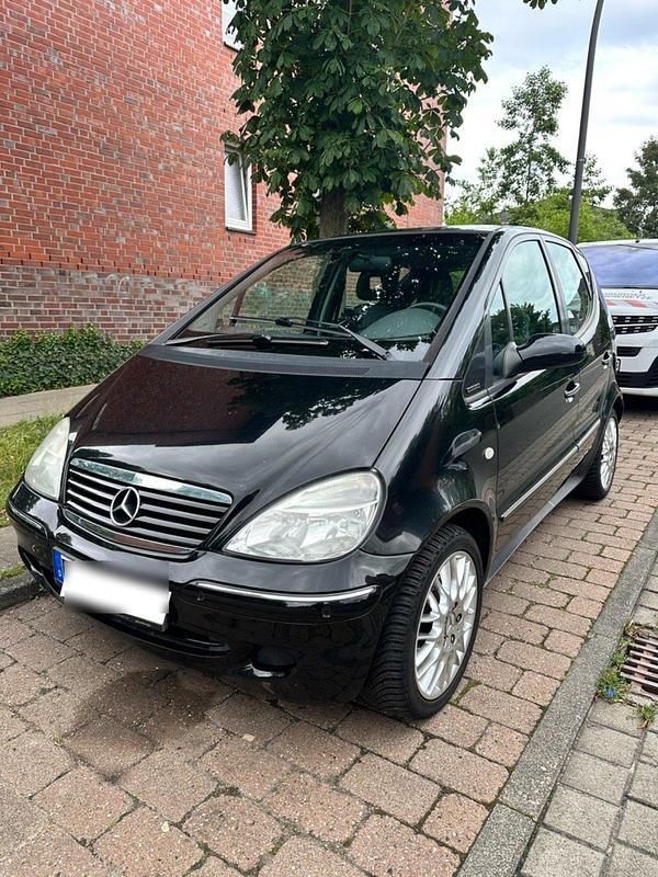 Schwarz Gebraucht 2001 Mercedes A190 Elegance Kleinwagen | 1.800 € (Etwas zu teuer) - Bild 1/4