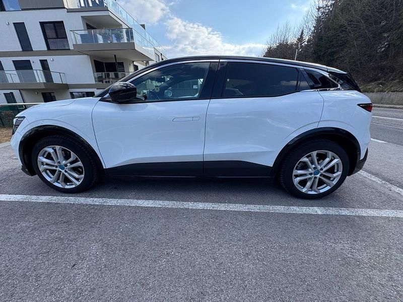 Gebraucht Renault Megane E-Tech Komfort 160 kW (218 PS) 2022 Weiß Limousine