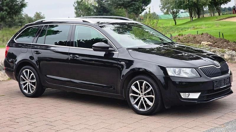 Schwarz Gebraucht 2016 Skoda Octavia Kombi | 11.300 € (Fairer Preis) - Bild 1/4