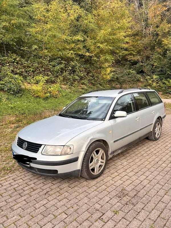 Silber Gebraucht 1999 VW Passat Kombi | 500 € (Superpreis) - Bild 1/3