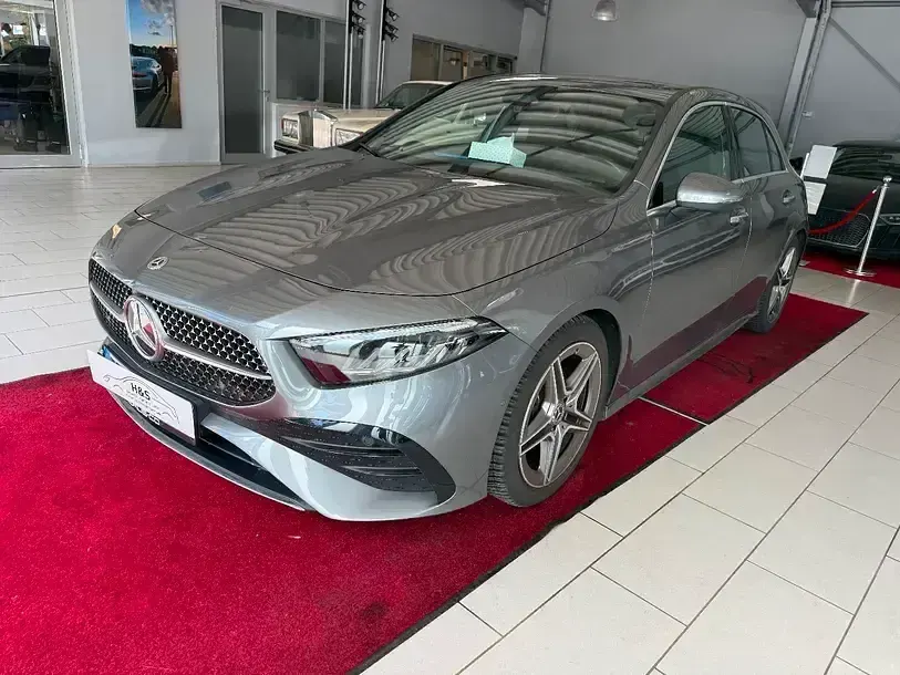 Gebraucht Mercedes A200 AMG line 177 PS (130 kW) 2023 Grau Limousine