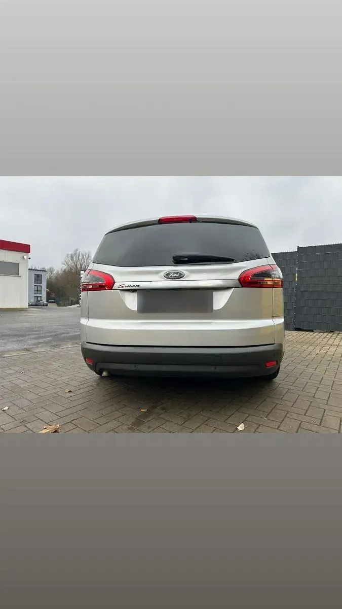 Gebraucht Ford S-MAX Titanium 163 PS (119 kW) 2011 Silber Van / Kleinbus