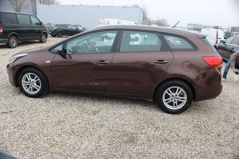 Gebraucht Kia Ceed 99 PS (72 kW) 2013 Braun Kleinwagen