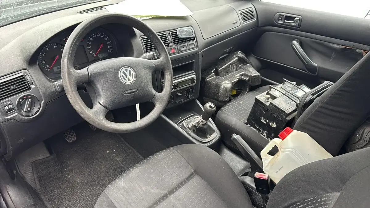 Gebraucht VW Golf IV 74 PS (54 kW) 2003 Schwarz Kleinwagen