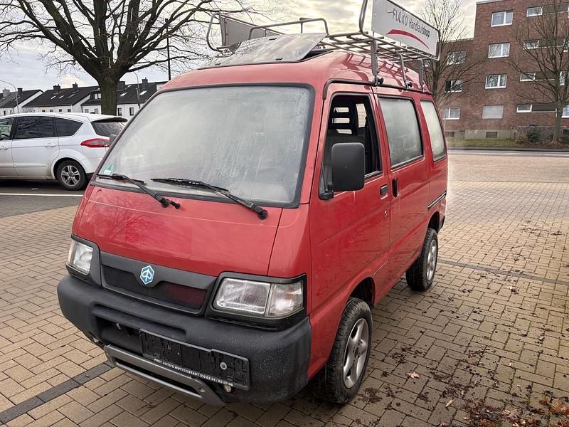 Rot Gebraucht 2008 Piaggio Porter Van / Kleinbus | 3.900 € - Bild 1/4