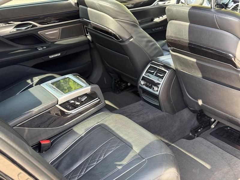 Gebraucht BMW 730 Performance 265 PS (194 kW) 2018 Schwarz Limousine