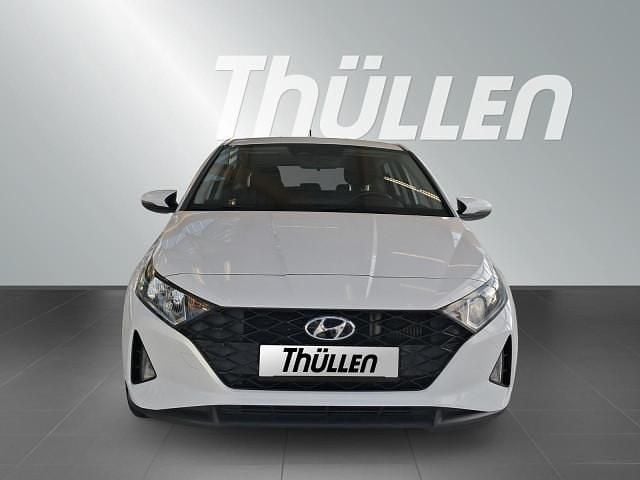 Gebraucht Hyundai i20 Select 101 PS (74 kW) 2021 Weiß Kleinwagen