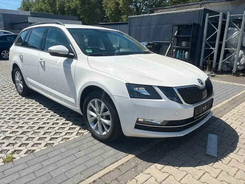 Gebraucht Skoda Octavia Style 150 PS (110 kW) 2019 Weiß Kombi