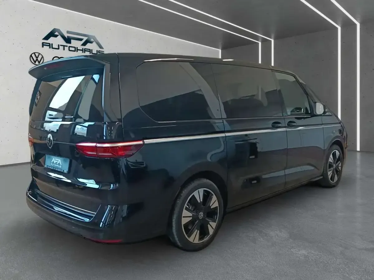 Gebraucht VW Multivan Style 150 PS (110 kW) 2026 Schwarz Van / Kleinbus