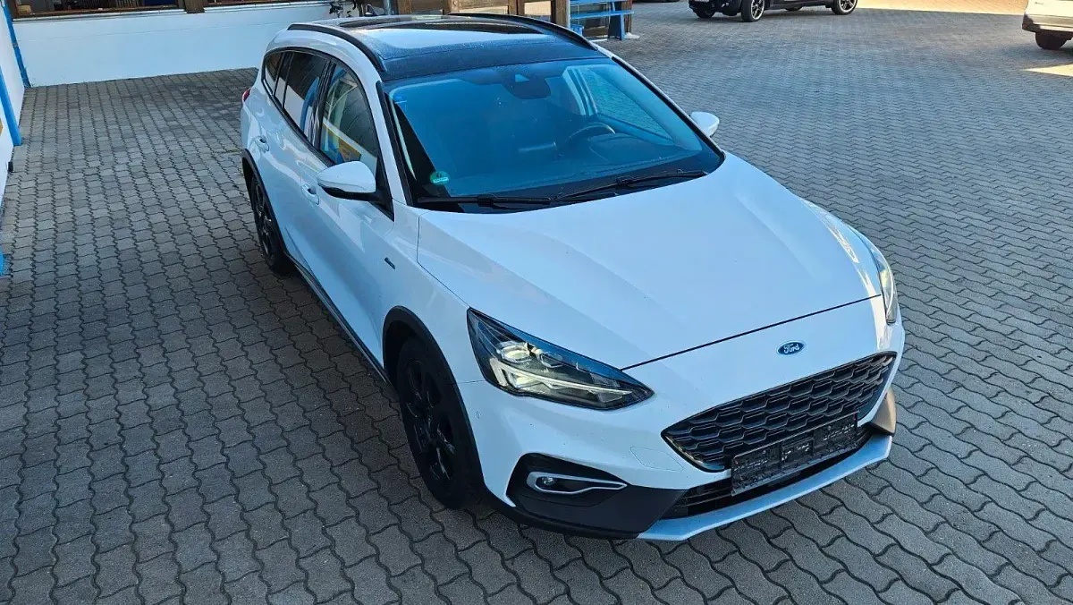 Gebraucht Ford Focus Active 125 PS (91 kW) 2019 Weiß Kombi