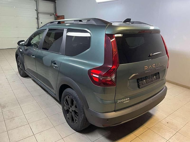 Gebraucht Dacia Jogger Extreme 94 PS (69 kW) 2024 Oxidgrün Van / Kleinbus