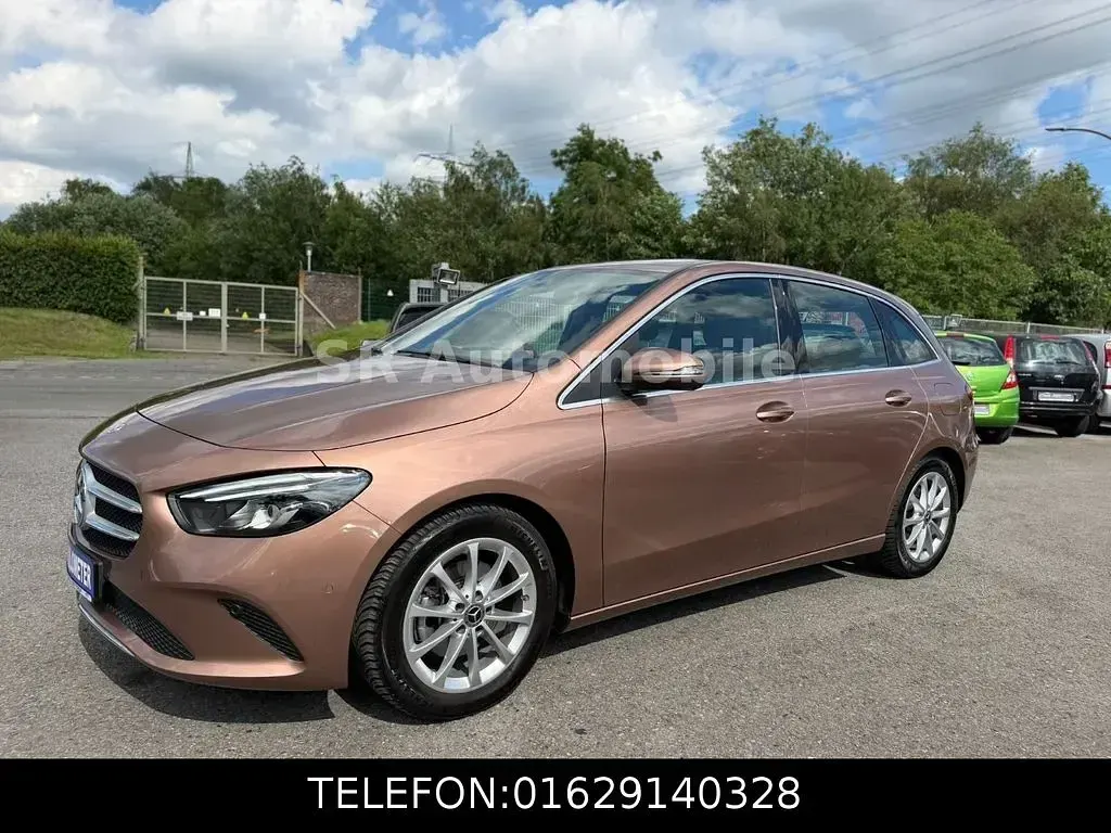 Gebraucht Mercedes B200 163 PS (119 kW) 2022 Gold Kleinwagen