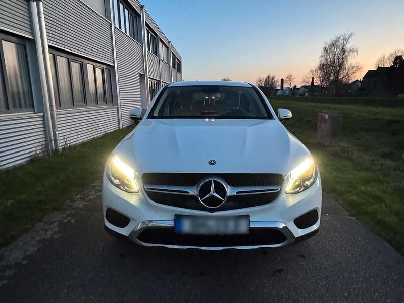 Gebraucht Mercedes GLC350 258 PS (189 kW) 2017 Weiß Coupé