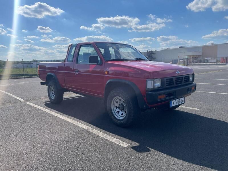 Rot Gebraucht 1997 Nissan Navara Abholung | 6.000 € - Bild 1/4