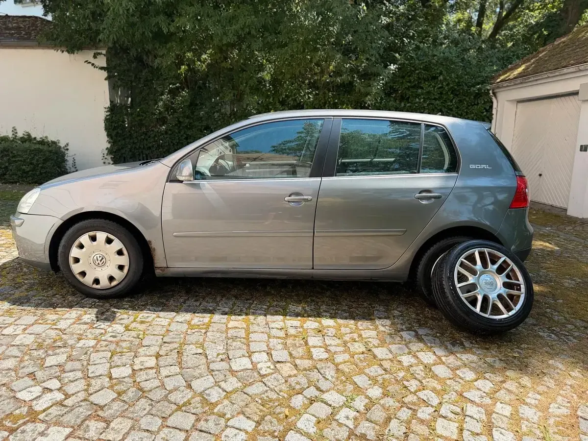 Gebraucht VW Golf V Goal 102 PS (75 kW) 2006 Grau Kleinwagen