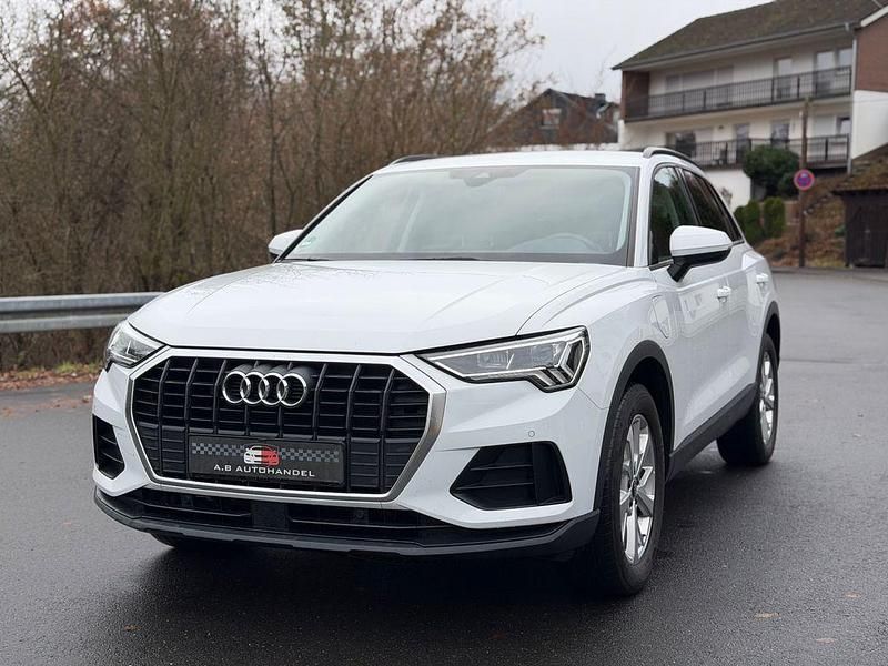 Weiß Gebraucht 2021 Audi Q3 Sport SUV | 23.990 € (Guter Preis) - Bild 1/4