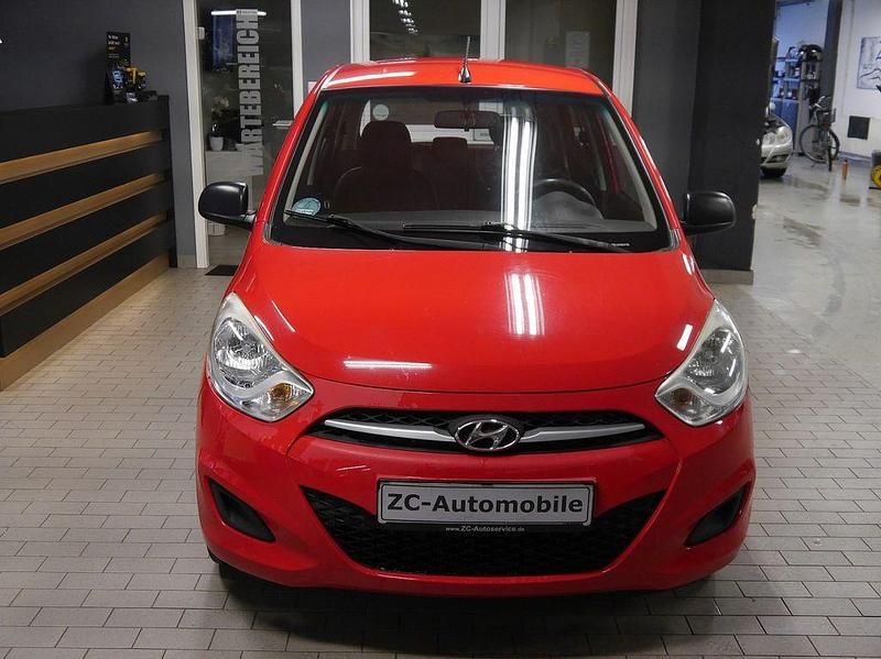 Gebraucht Hyundai i10 Classic 69 PS (50 kW) 2011 Rot Kleinwagen