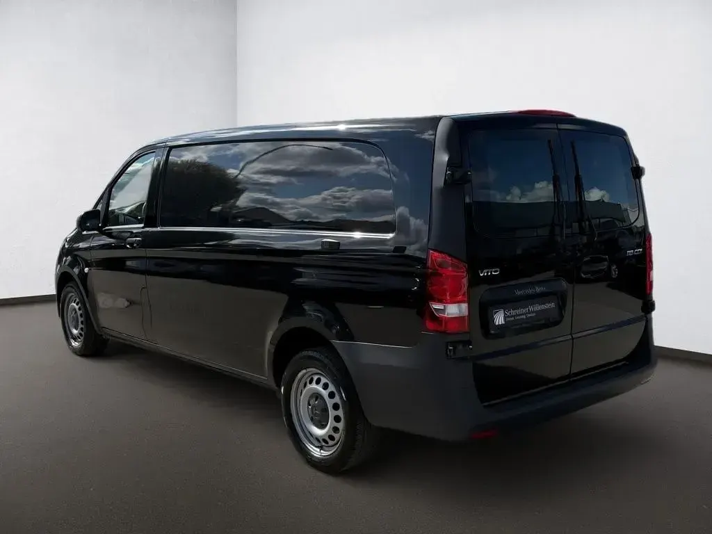 Gebraucht Mercedes Vito 163 PS (119 kW) 2022 Obsidianschwarz metallic Van