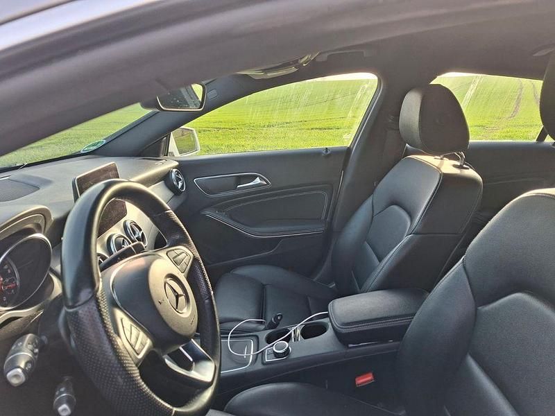 Gebraucht Mercedes CLA220 170 PS (125 kW) 2018 Silber Limousine