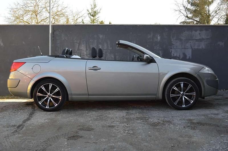 Gebraucht Renault Mégane Cabriolet Authentique 111 PS (81 kW) 2007 Beige grey Cabrio