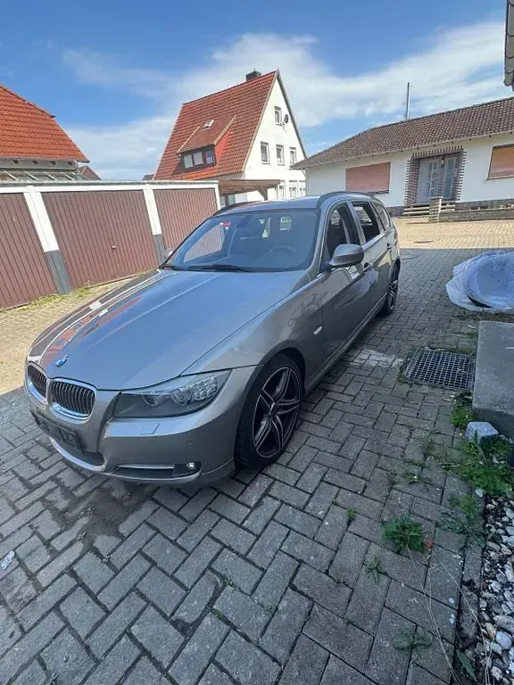 Gebraucht BMW 318 143 PS (105 kW) 2011 Kombi
