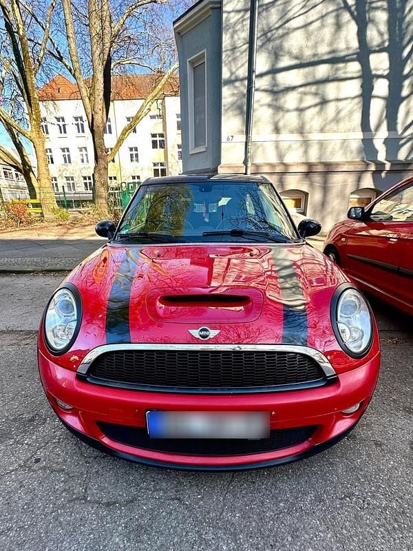 Rot Gebraucht 2008 Mini Cooper S Clubman Kombi | 2.950 € (Fairer Preis) - Bild 1/4