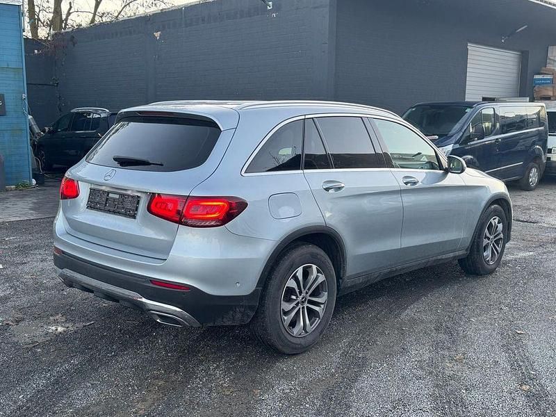 Gebraucht Mercedes GLC220 194 PS (142 kW) 2021 Silber SUV