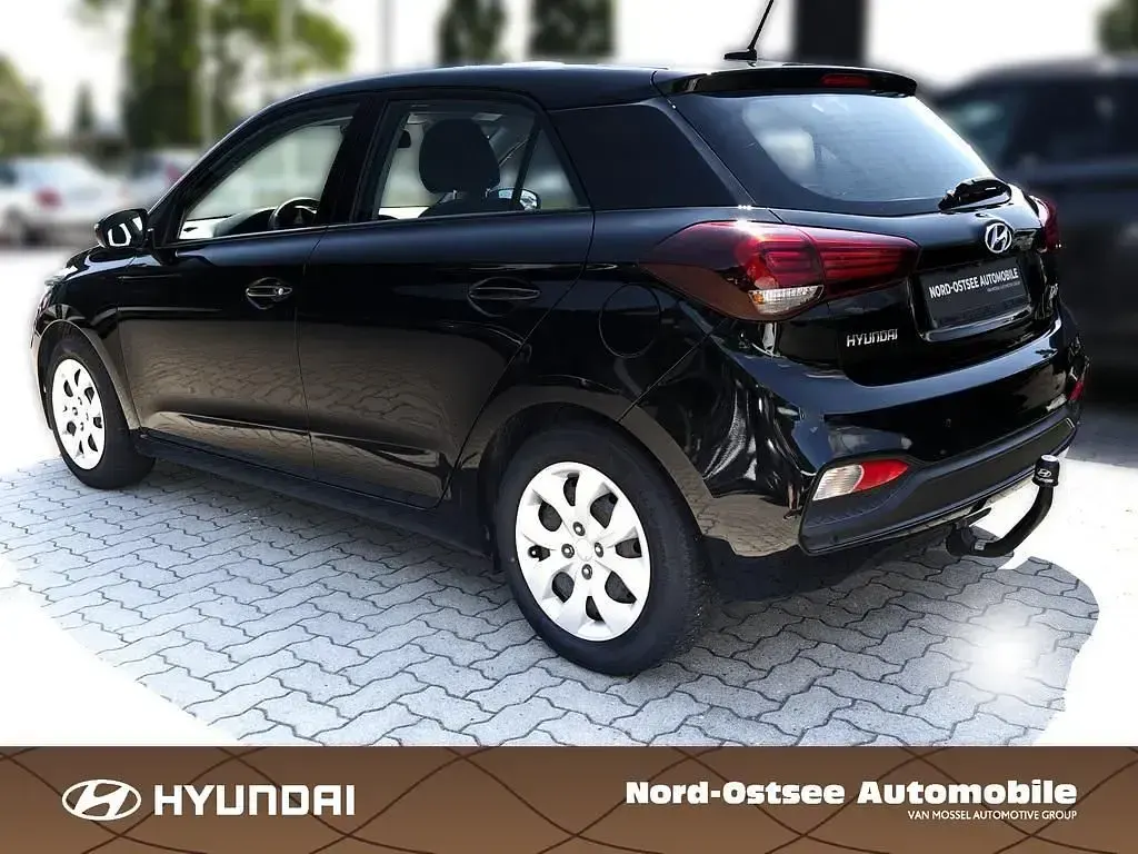 Gebraucht Hyundai i20 Trend 101 PS (74 kW) 2020 Schwarz Kleinwagen
