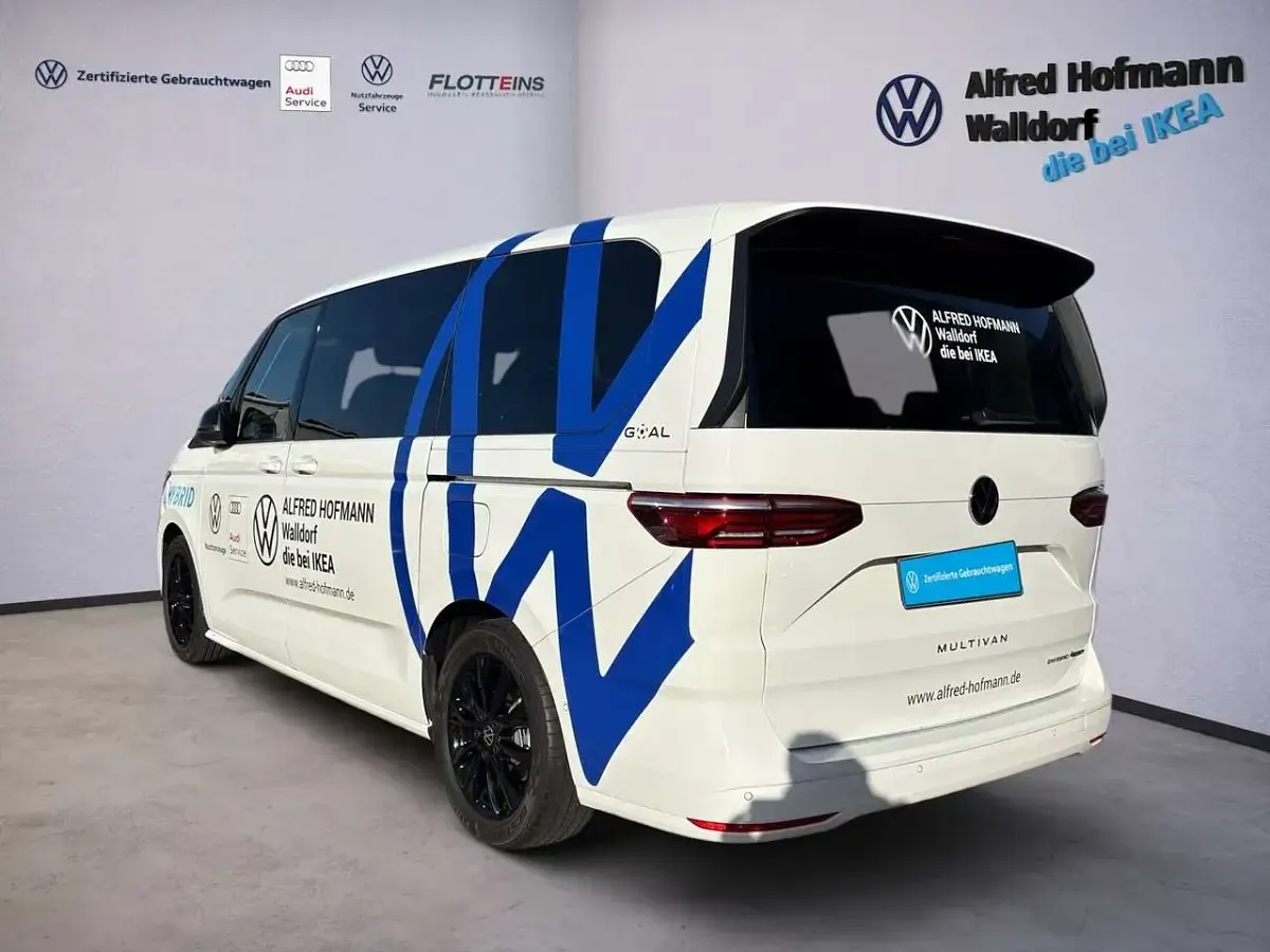 Gebraucht VW Multivan Life 177 PS (130 kW) 2025 Weiß Van / Kleinbus