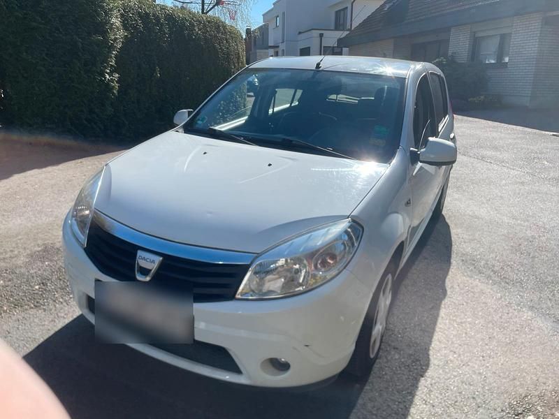Gebraucht Dacia Sandero 75 PS (55 kW) 2008 Weiß Kleinwagen