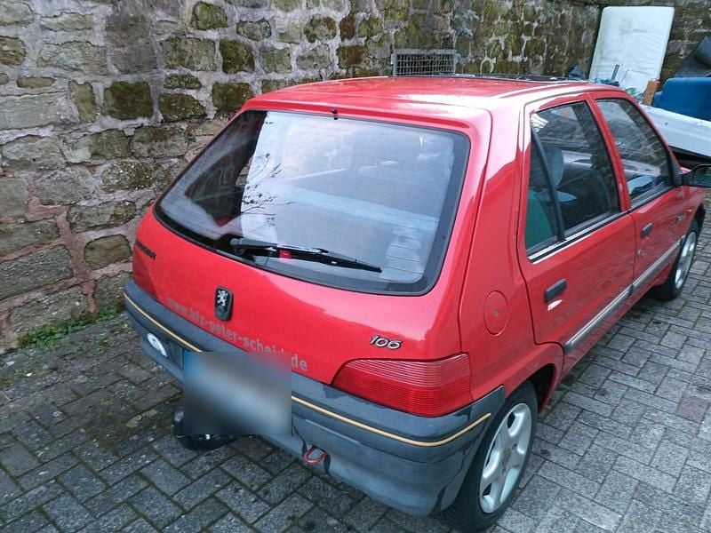 Gebraucht Peugeot 106 45 PS (33 kW) 1997 Rot Kleinwagen
