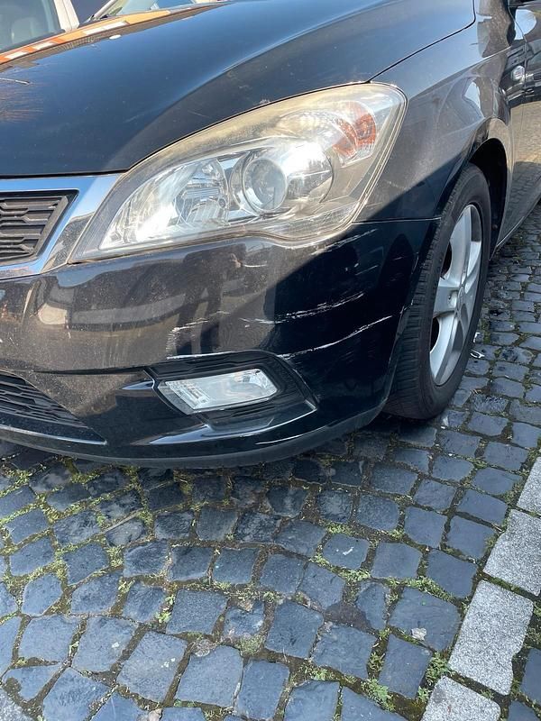 Schwarz Gebraucht 2011 Kia Ceed Coupé | 2.000 € (Guter Preis) - Bild 1/4