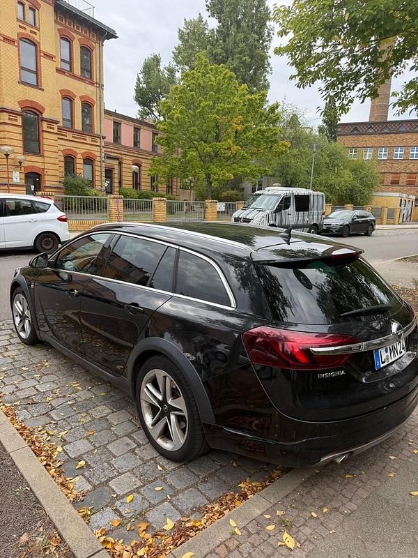 Schwarz Gebraucht 2014 Opel Insignia Sport Kombi | 6.000 € (Superpreis) - Bild 1/4