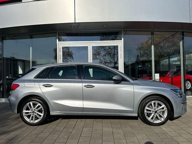 Gebraucht Audi A3 Ambiente 116 PS (85 kW) 2023 Florettsilber metallic Limousine