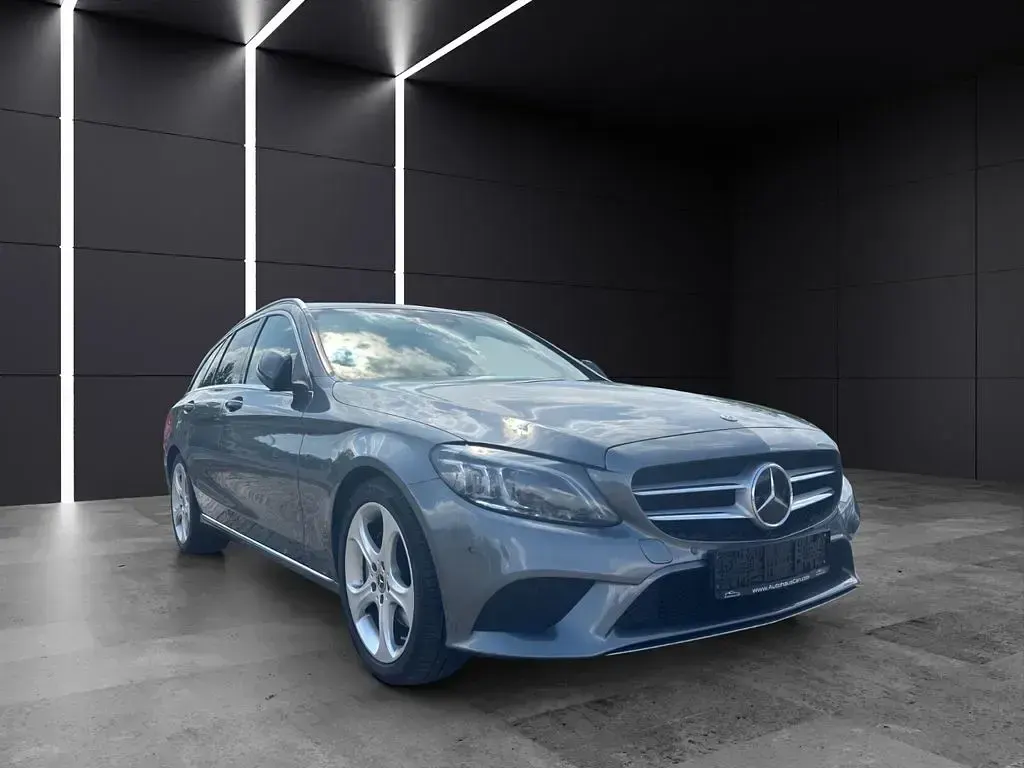 Gebraucht Mercedes C300 245 PS (180 kW) 2019 Grau Limousine