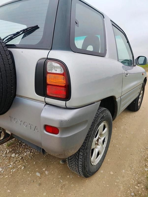 Silber Gebraucht 1999 Toyota RAV4 SUV | 4.999 € (Fairer Preis) - Bild 1/4