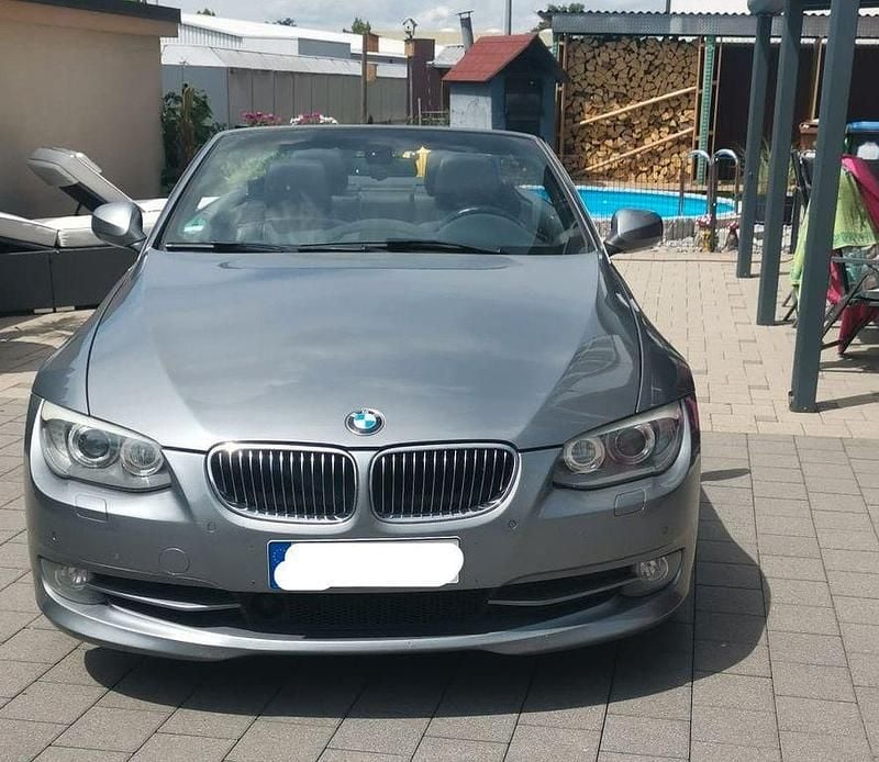 Gebraucht BMW 330 Cabriolet Exclusive 245 PS (180 kW) 2011 Grau Cabrio