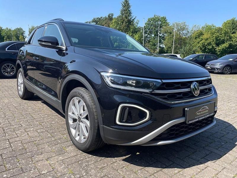 Schwarz Gebraucht 2022 VW T-Roc Style SUV | 23.998 € (Fairer Preis) - Bild 1/4