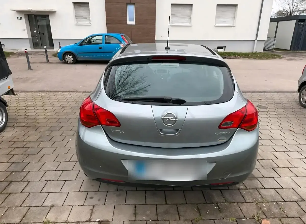Gebraucht Opel Astra 87 PS (63 kW) 2010 Silber Kleinwagen