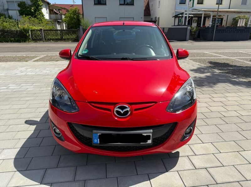 Rot Gebraucht 2011 Mazda 2 Center-Line Limousine | 4.500 € (Fairer Preis) - Bild 1/4