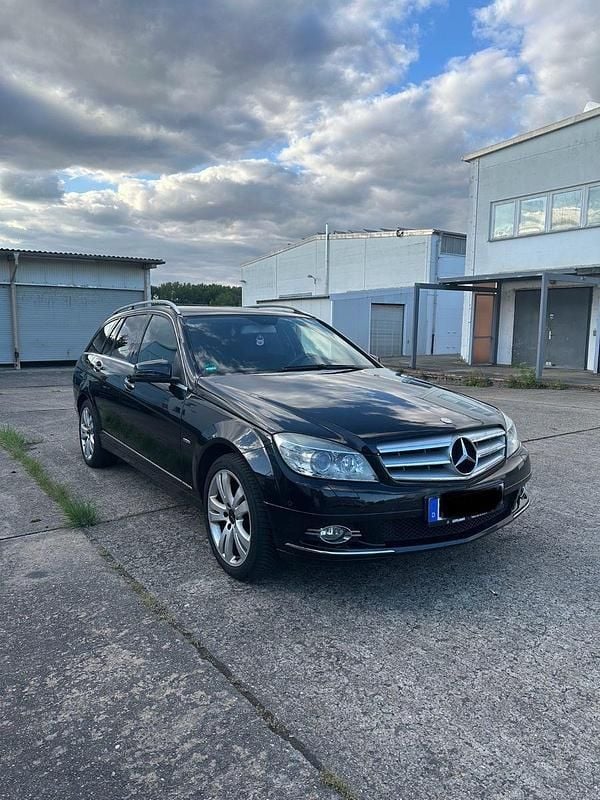 Schwarz Gebraucht 2010 Mercedes C220 Avantgarde Kombi | 6.000 € (Guter Preis) - Bild 1/4