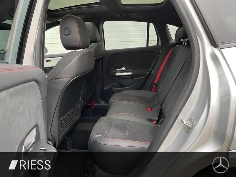 Gebraucht Mercedes GLA35 AMG AMG 306 PS (225 kW) 2024 Silber SUV